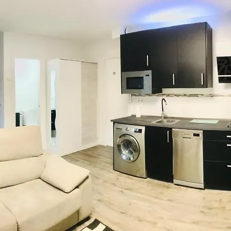 Viendo La Catedral Desde Plaza Vega *