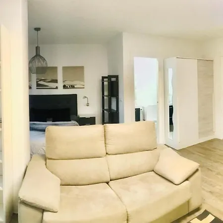 Viendo La Catedral Desde Plaza Vega Apartamento