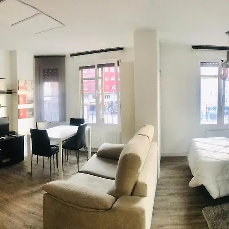 شقة Viendo La Catedral Desde Plaza Vega *