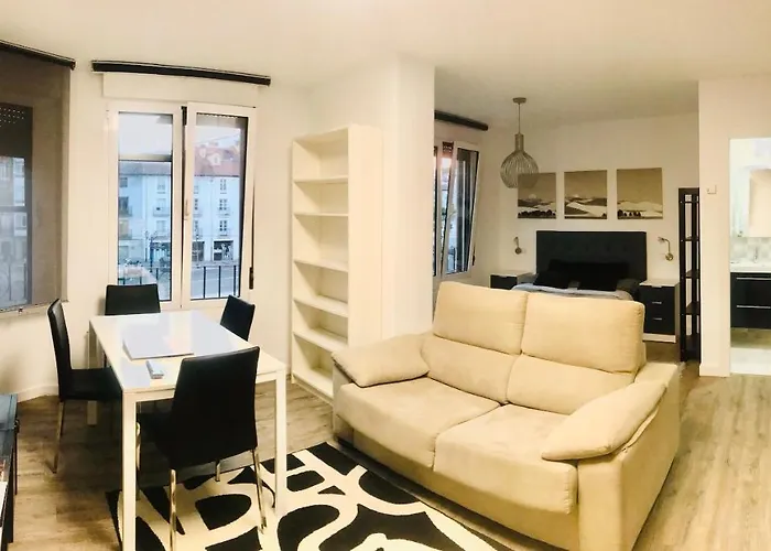 Viendo La Catedral Desde Plaza Vega * Burgo