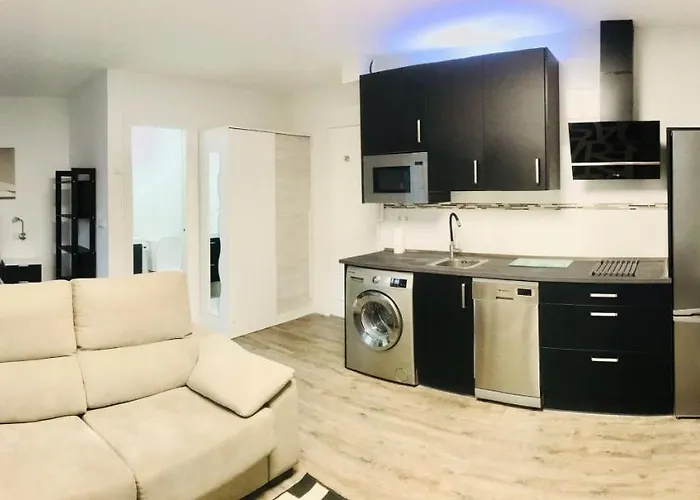 Viendo La Catedral Desde Plaza Vega *