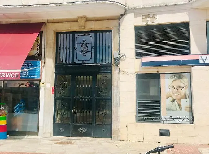 Viendo La Catedral Desde Plaza Vega *